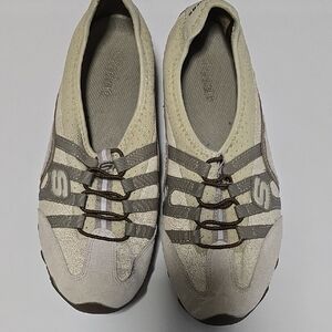 Skechers Women's Slip-On Athletic Sneakers in Taupe and Gray Size 8 EUC